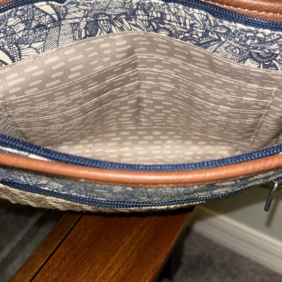 Sakroots straw crossbody - Picture 2 of 4